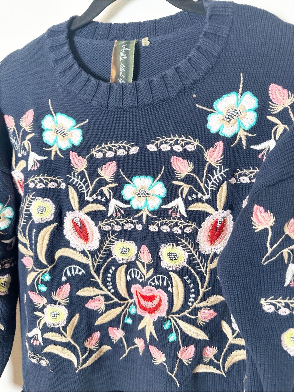 Aratta Silent Journey Embroidered Floral Crewneck Sweater Navy Blue Small - Picture 4 of 9